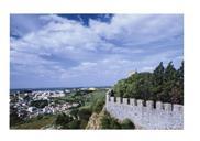 Vista parcial do Castelo de Sesimbra e do lugar da Corredoura e Santana