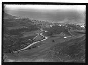 Vista geral do vale, da vila e da baía de Sesimbra