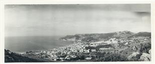 Vista geral do vale, da vila e da baía de Sesimbra 